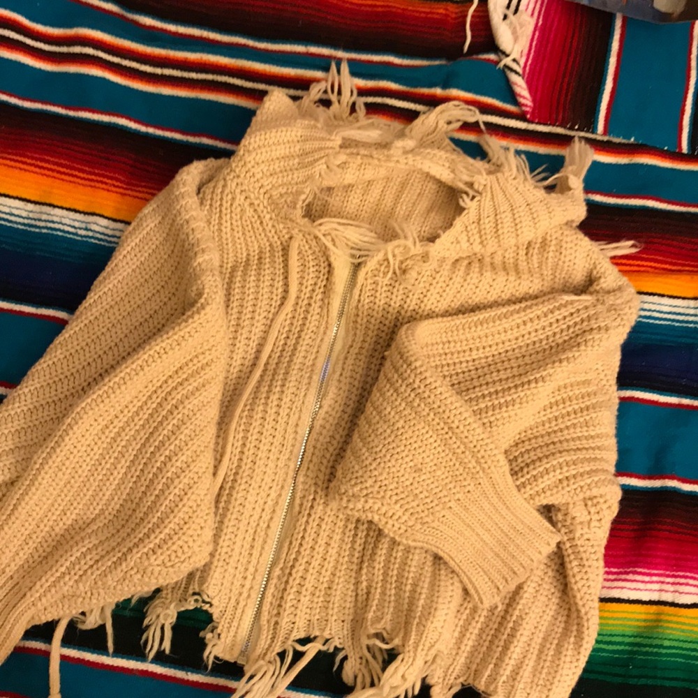 OVERSIZED KNITTED ZIP UP